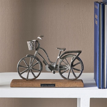 RM  Beach Cruiser Statue